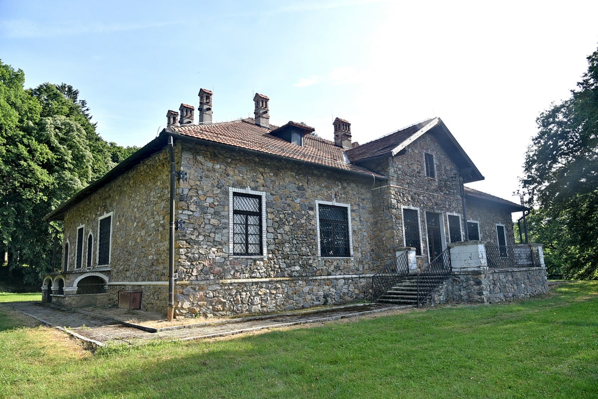 Вила Равне
