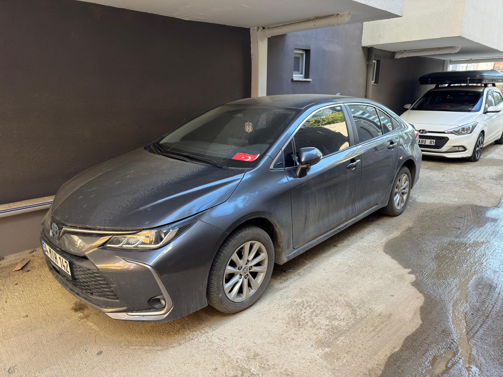 2024 Gri Corollo 1.8 Hybrit 3