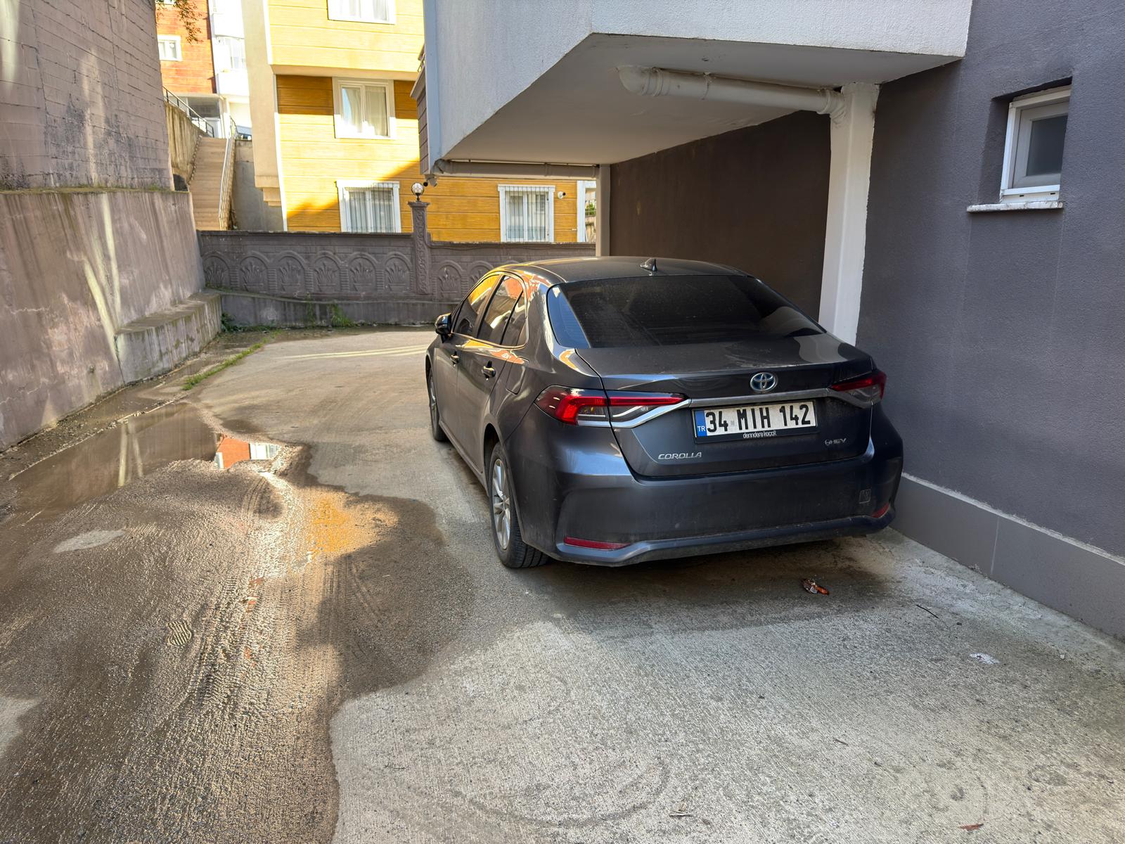 2024 Gri Corollo 1.8 Hybrit 4