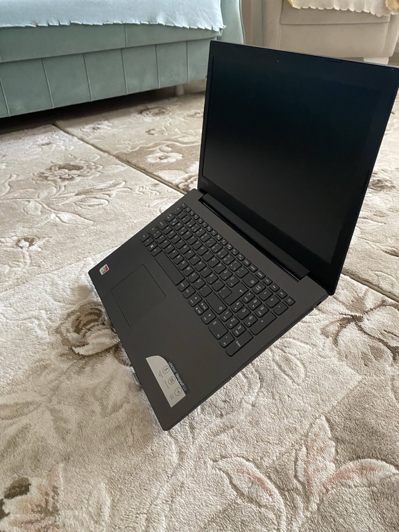 Mükemmel  temizlikte Lenovo Laptop 