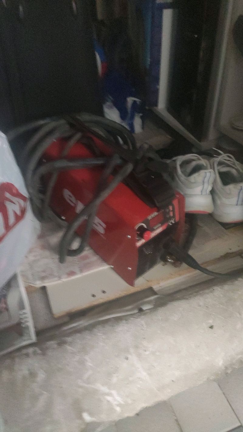 eps inverter ganera 200 amp 3 ay kullanildi ara ara 2 yil garantili  2