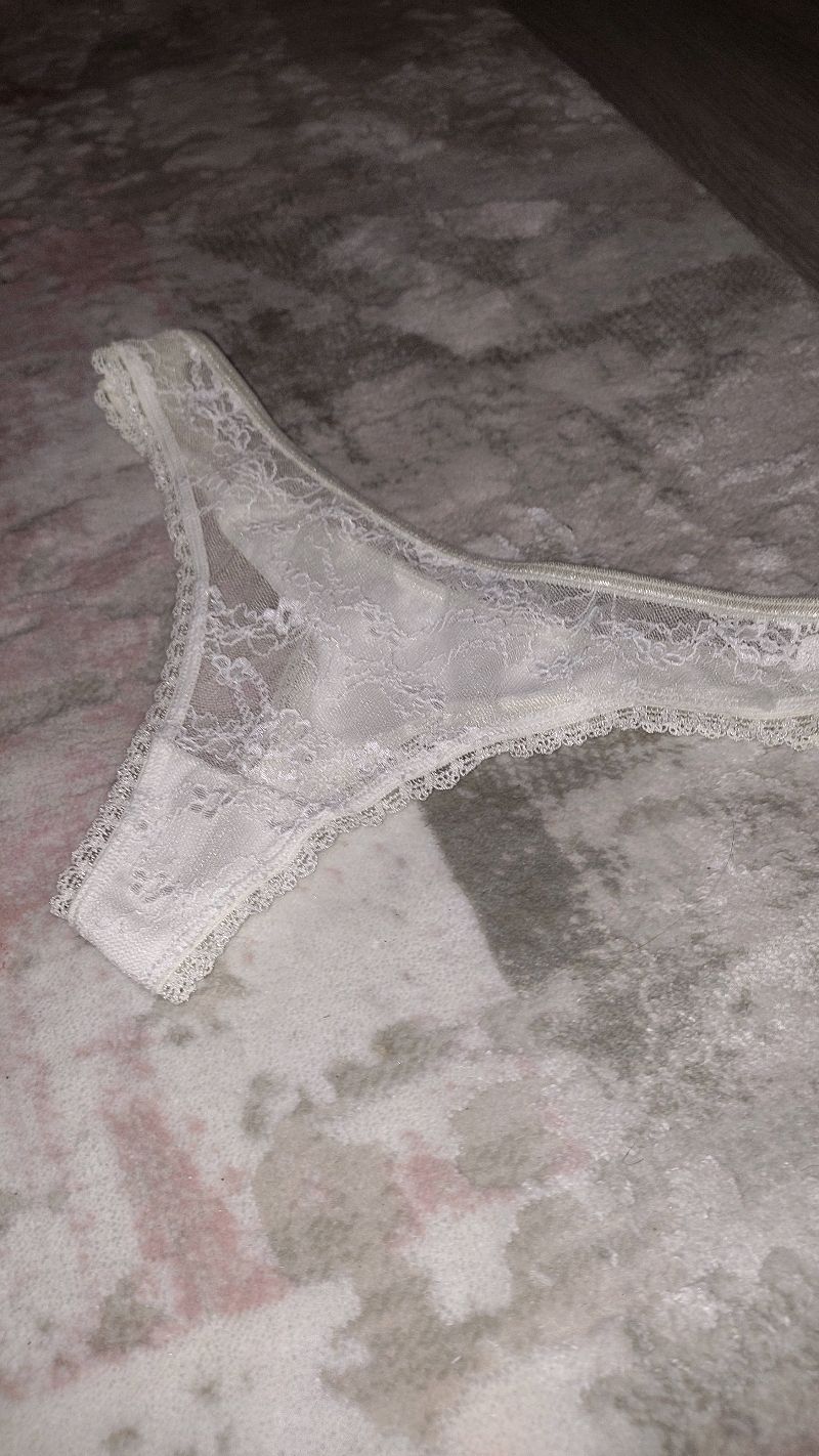 BEYAZ DANTEL TANGA İC GİYİM