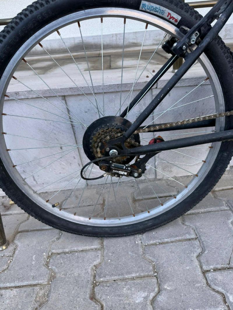 çalışır durumda değil zincirinin orada 2tane vida eksik 