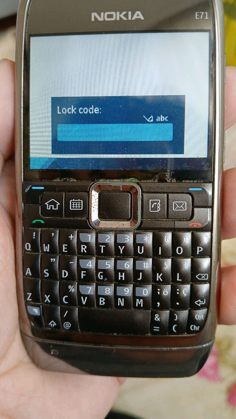 Esenyurt da Satılık Nokia e71 Klavyeli Telefon 2