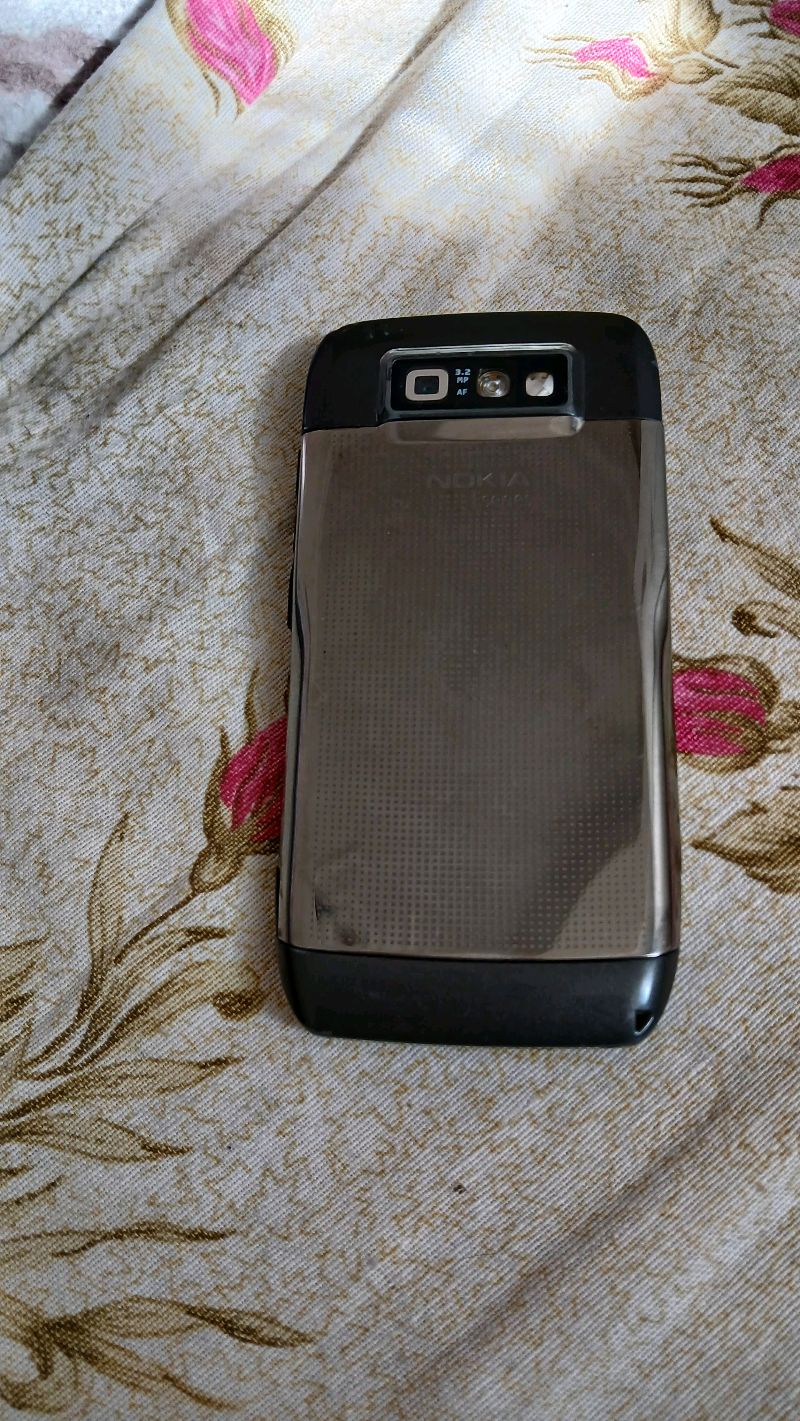 Esenyurt da Satılık Nokia e71 Klavyeli Telefon 3