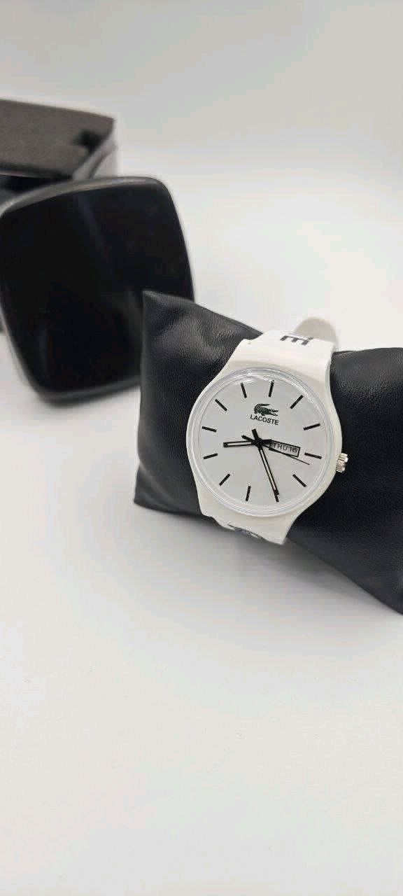 Lacoste Model Beyaz Kadran Silikon Kordonlu Unisex Saat