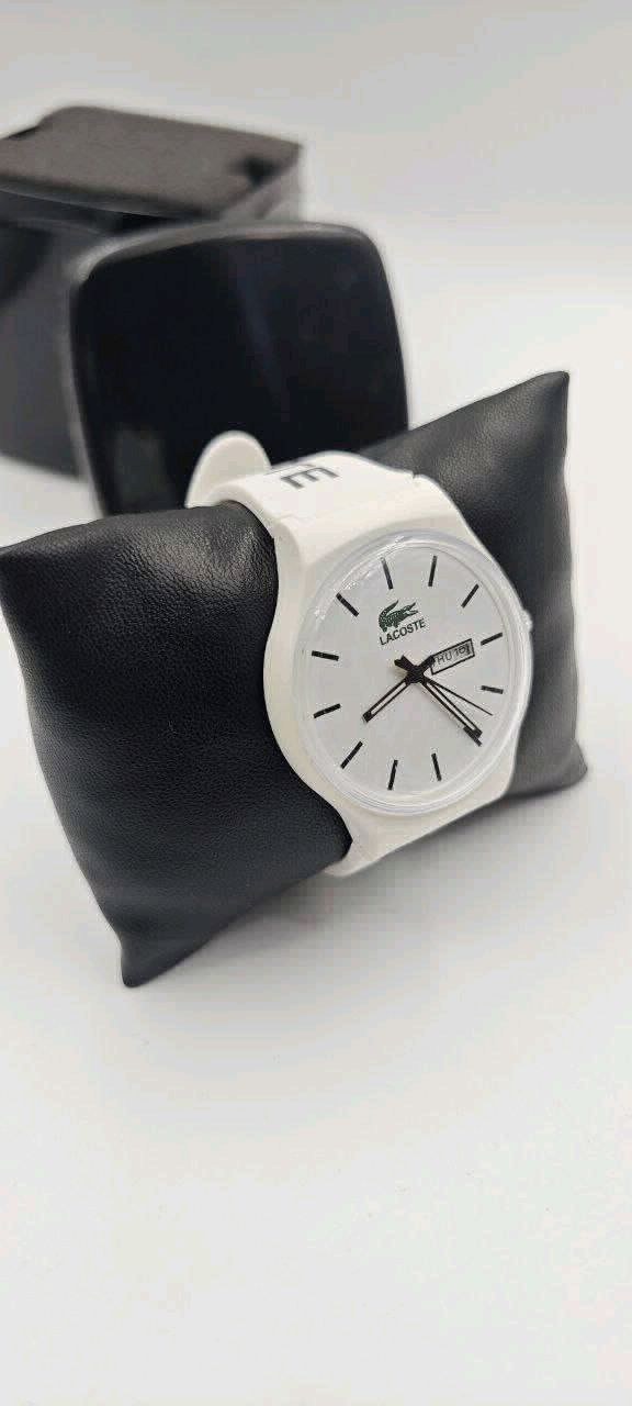 Lacoste Model Beyaz Kadran Silikon Kordonlu Unisex Saat 3