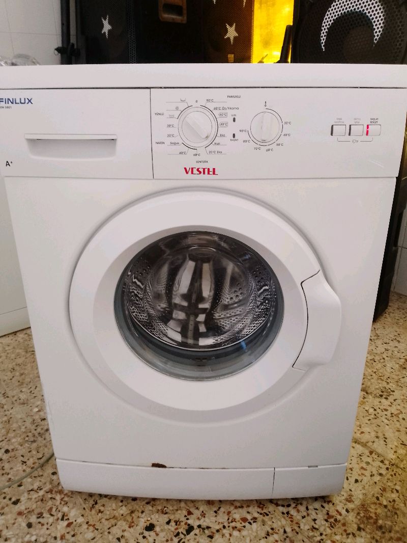 Vestel finlux 6 kiloluk çamaşır makinesi tüm kontrolleri yapılmıştır yikamasinda sıkmasında problemi yoktur temiz sorunsuz 