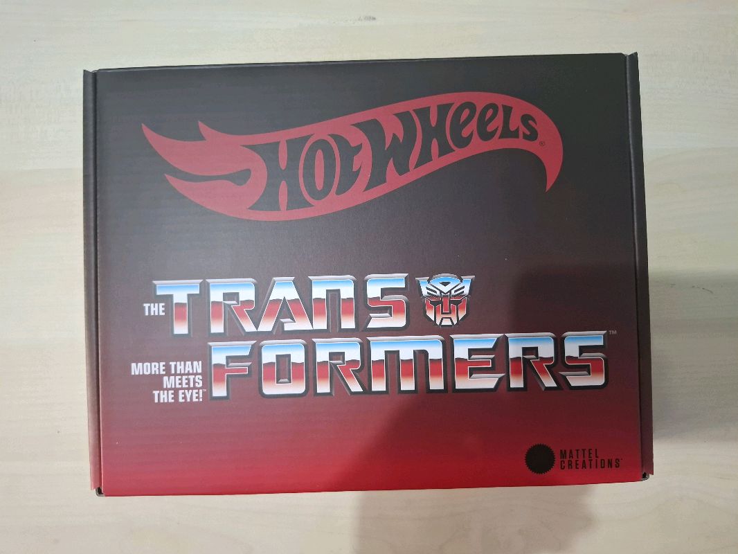 Hot wheels Collectors Optimus Prime RLC 