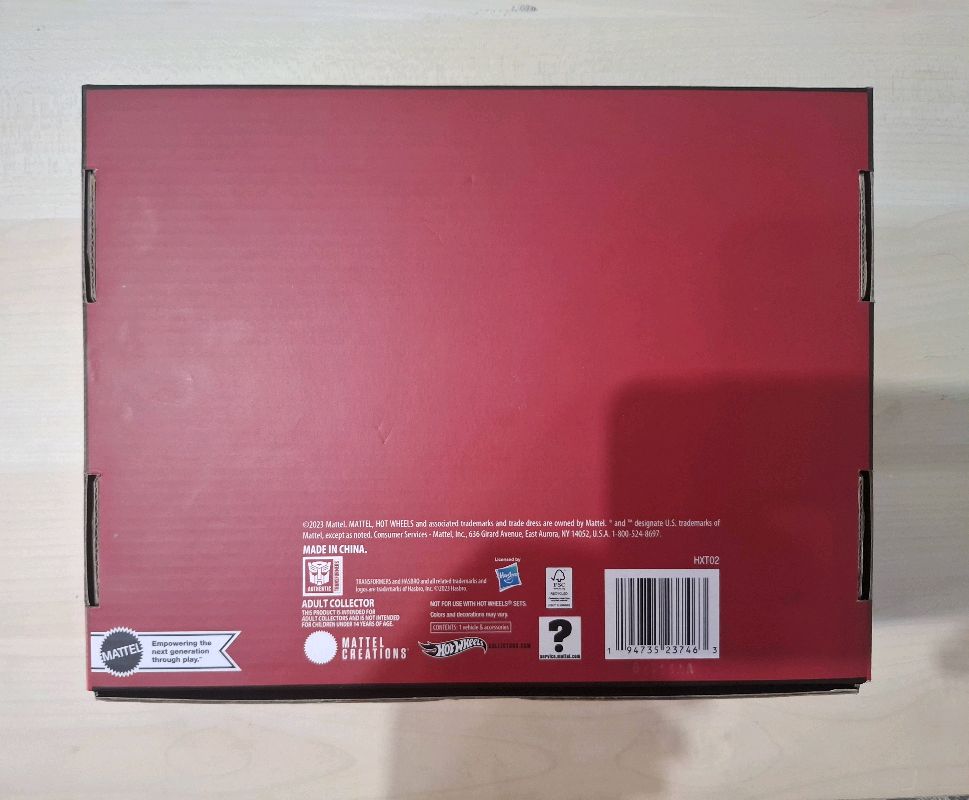 Hot wheels Collectors Optimus Prime RLC  3
