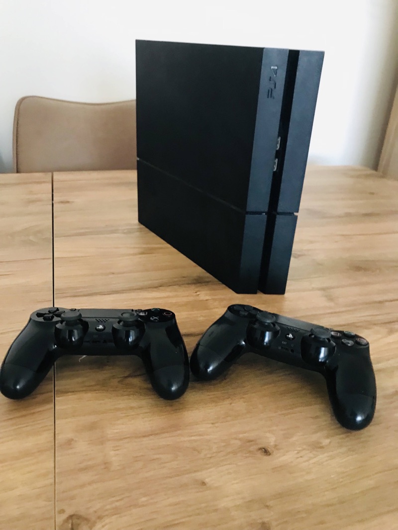 PLAYSTATİON 4 1 TB  2