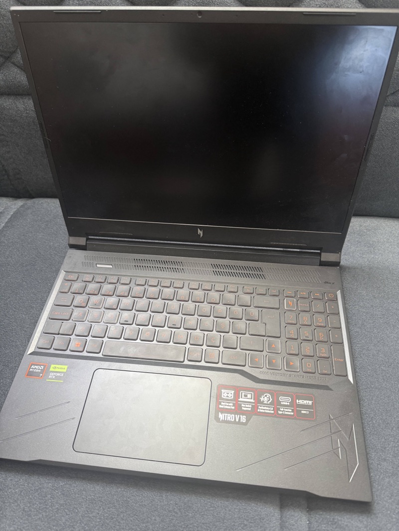 Acer nitro v16 dizüstü laptop