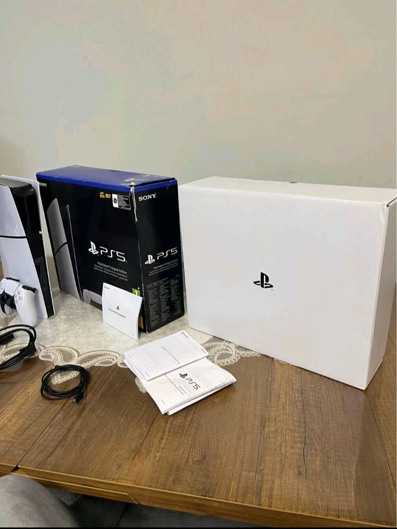 Ps5 slim satılık 3