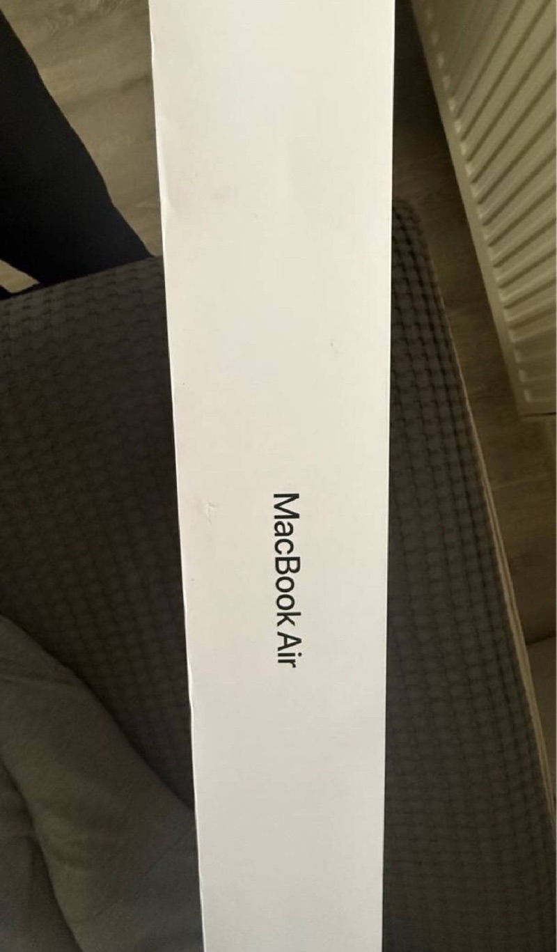 MacBook Air M4 15 inch YURT DIŞINDAN SIFIR AÇILMAMIŞ KUTU 2