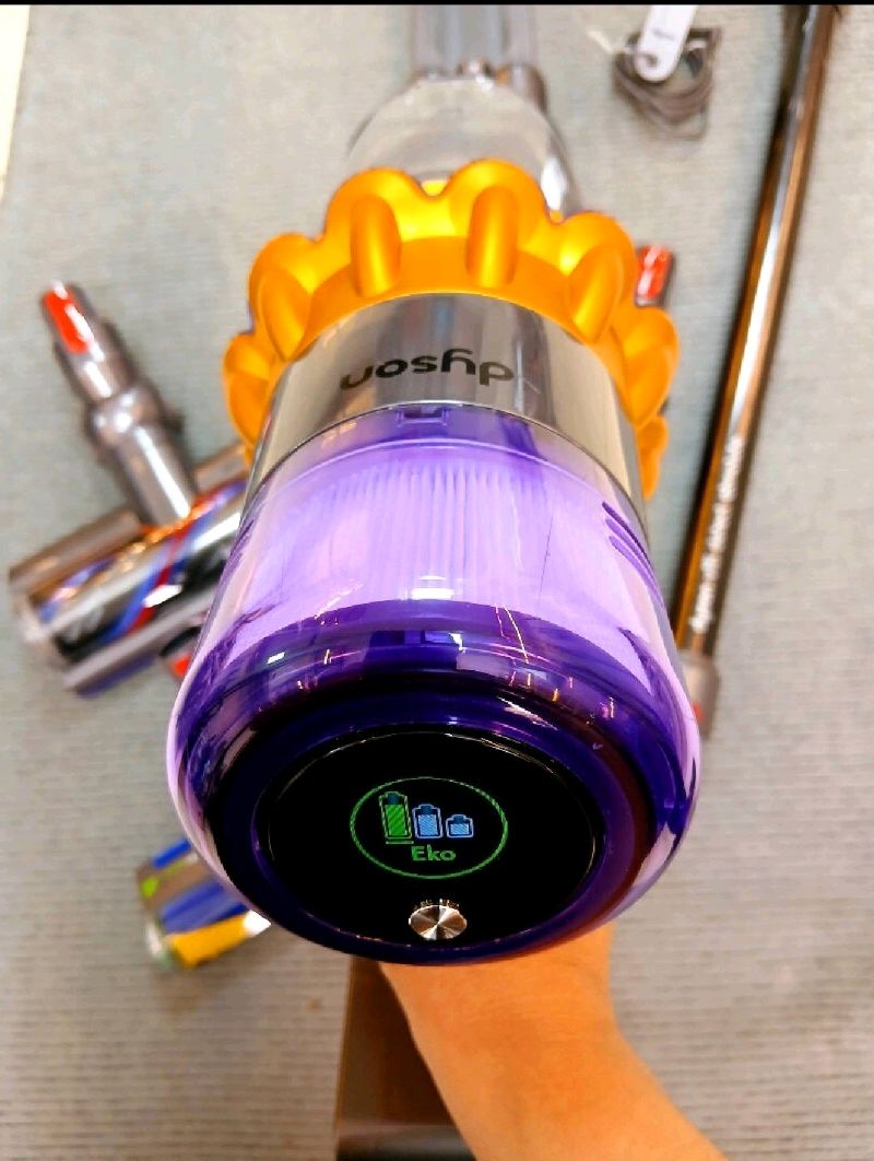 Dyson Elektrikli Süpürge v12 2