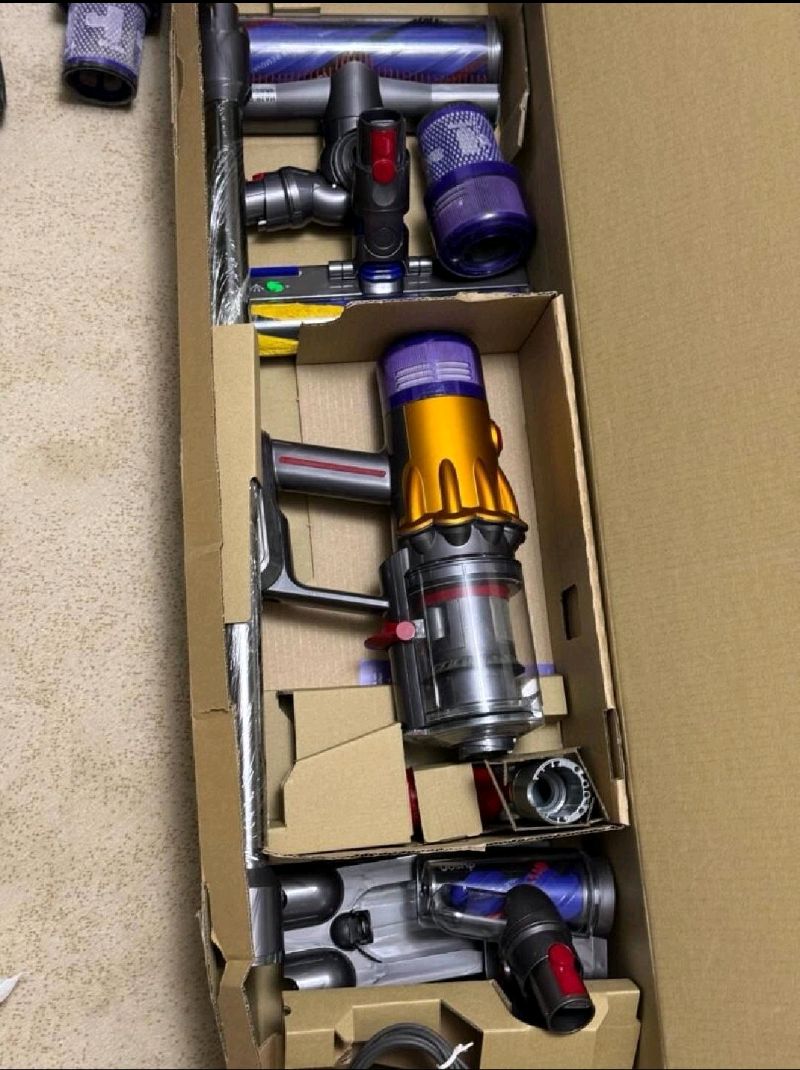 Dyson Elektrikli Süpürge v12 3