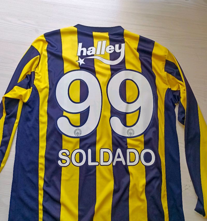 Uzun Kollu Roberto Soldado Forması M Beden