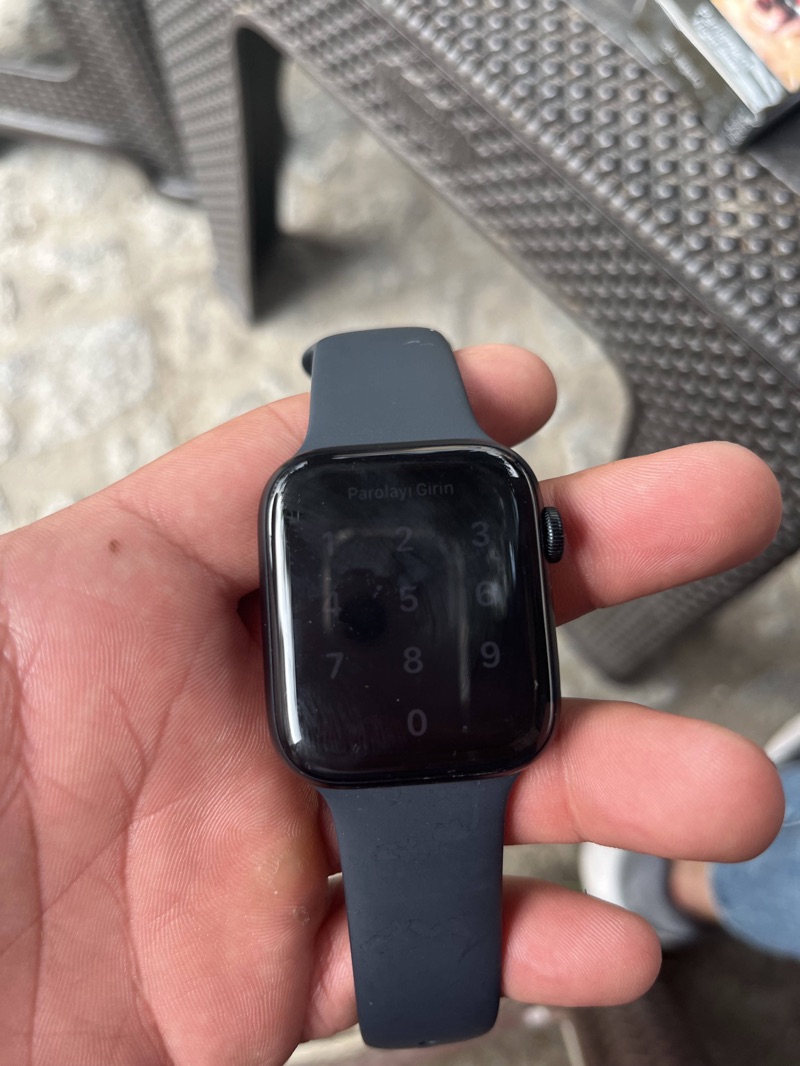Apple Watch SE akıllı saat