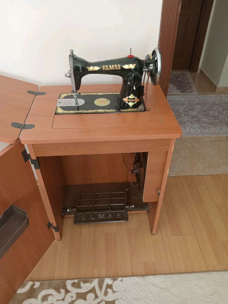 eskilerden  kalma dikis makinası 