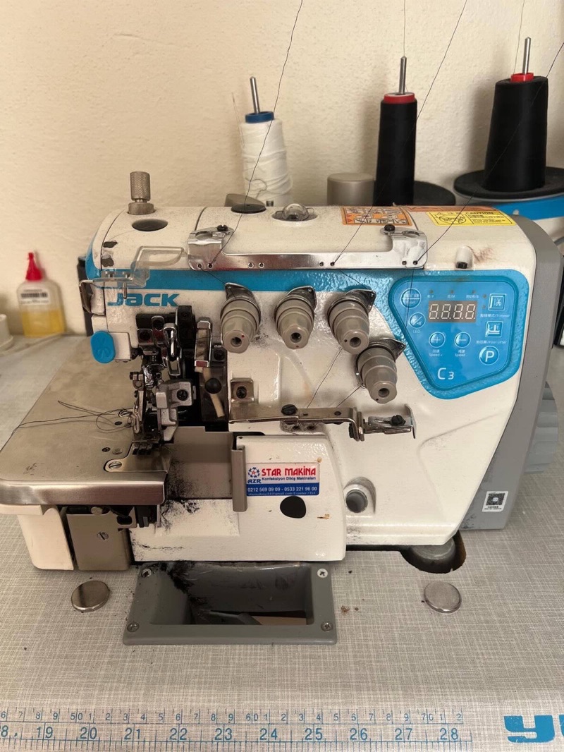 JACK C3 5 İPLİK Otomatik Overlok Makinesi 2
