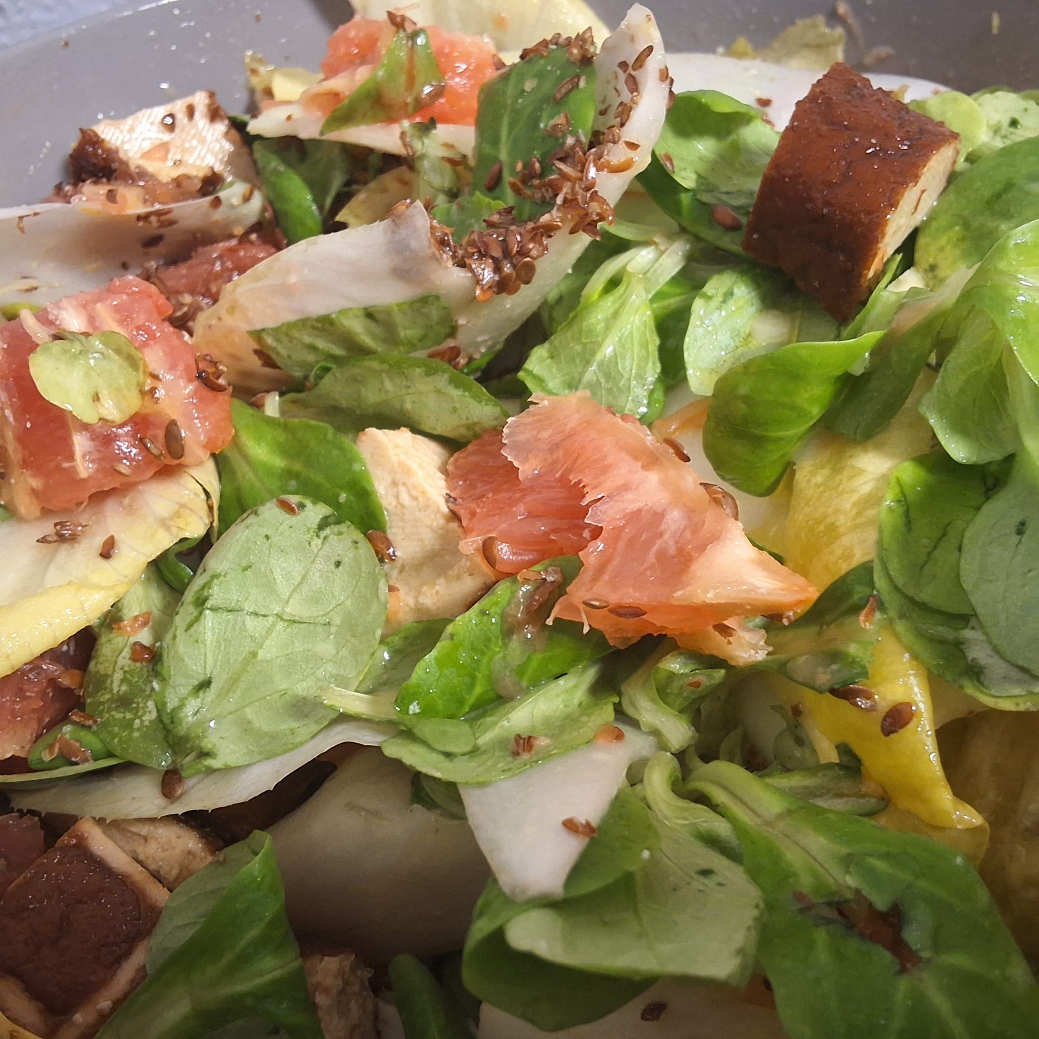 Grapefruit-Salat mit Leinöl-Vinaigrette