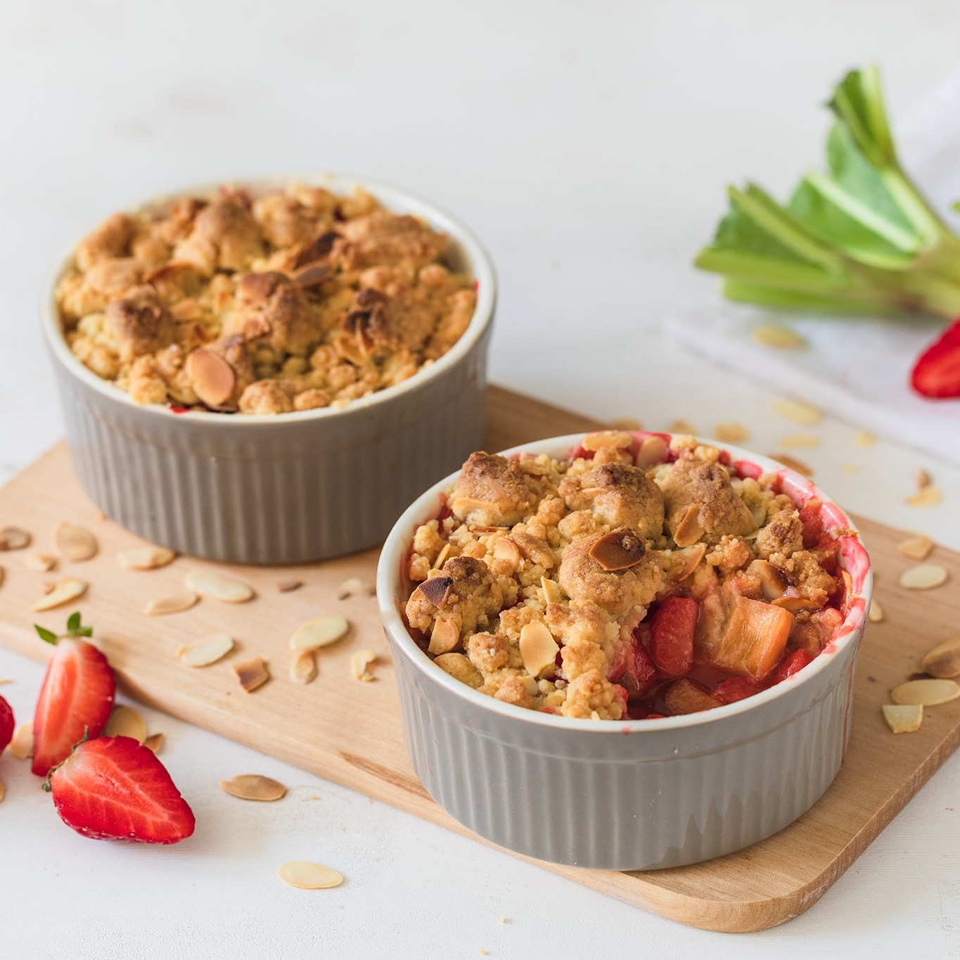 Erdbeer-Rhabarber-Crumble
