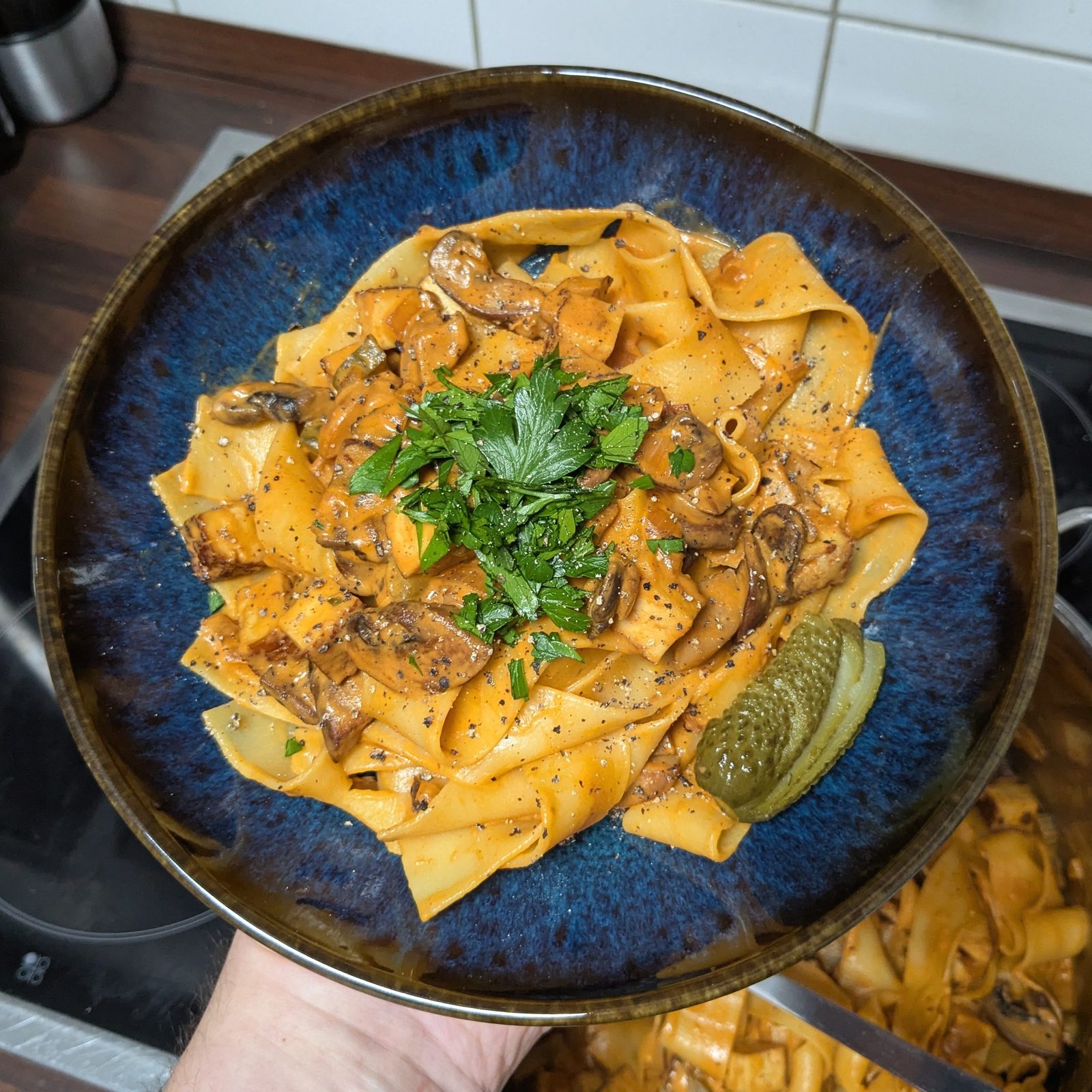 Räuchertofu-Champignon-Stroganoff
