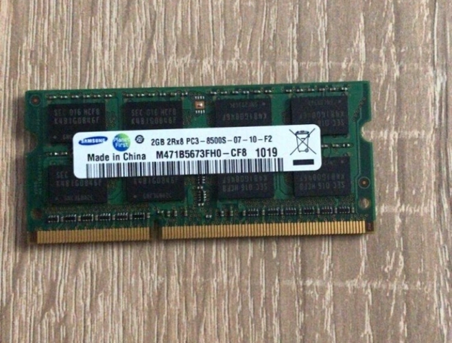 2 GB Samsung RAM 