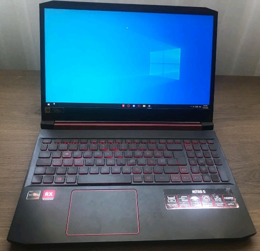 Acer Nitro 5 Gaming Oyuncu Laptop + (Aksesuarlar)