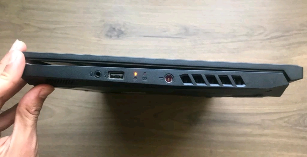 Acer Nitro 5 Gaming Oyuncu Laptop + (Aksesuarlar)