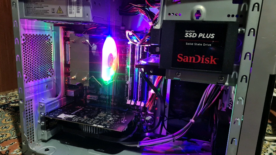 Masaüstü oyuncu kasası xeon cpu 8gb ram gtx 1050 120ssd 500hdd
