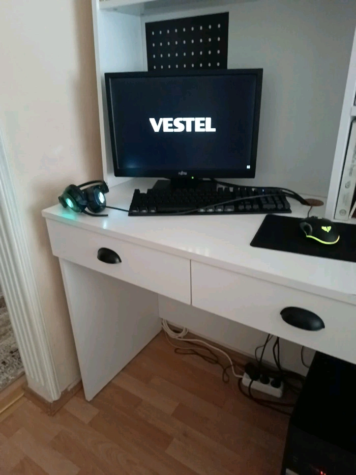 Ekran kartı: Amd radeon 5570 İşlemci: İntel(R) core(TM) i5-2400 CPU 3.10GHz 4 çekirdek turbo 3.4 GHz