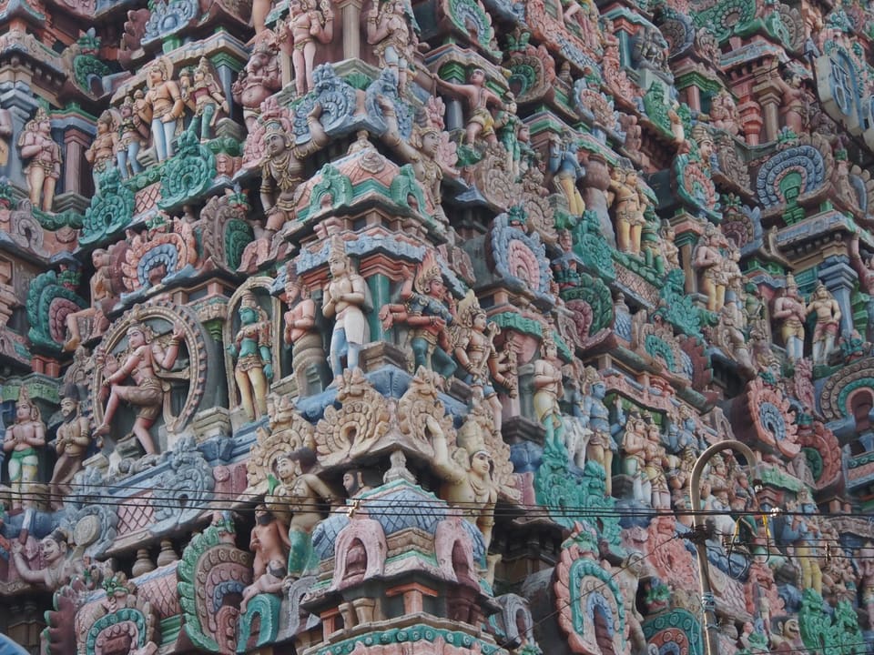 Temple tank and surrounding architecture in Kumbakonam