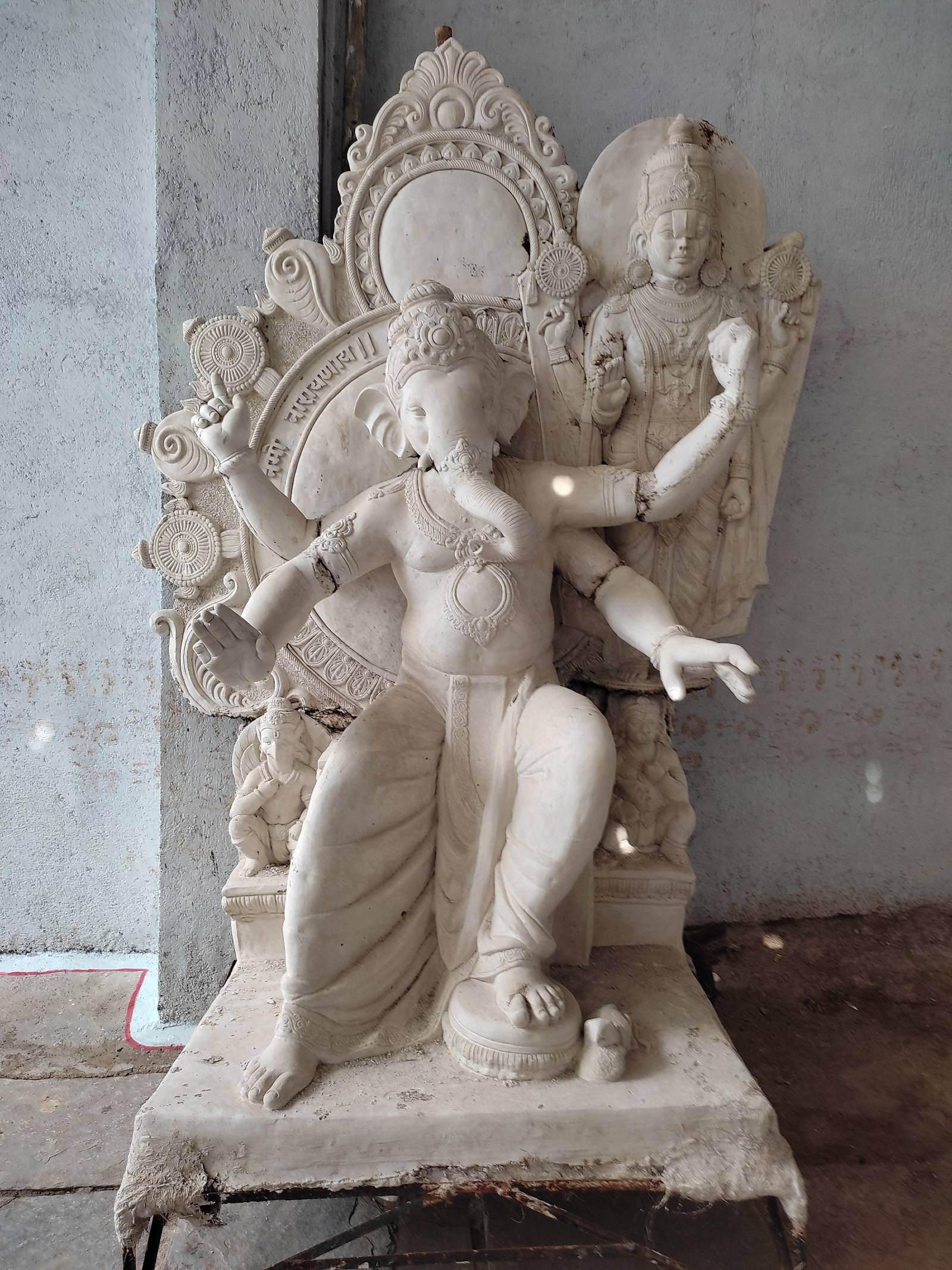 8 ft Ganesh Idol