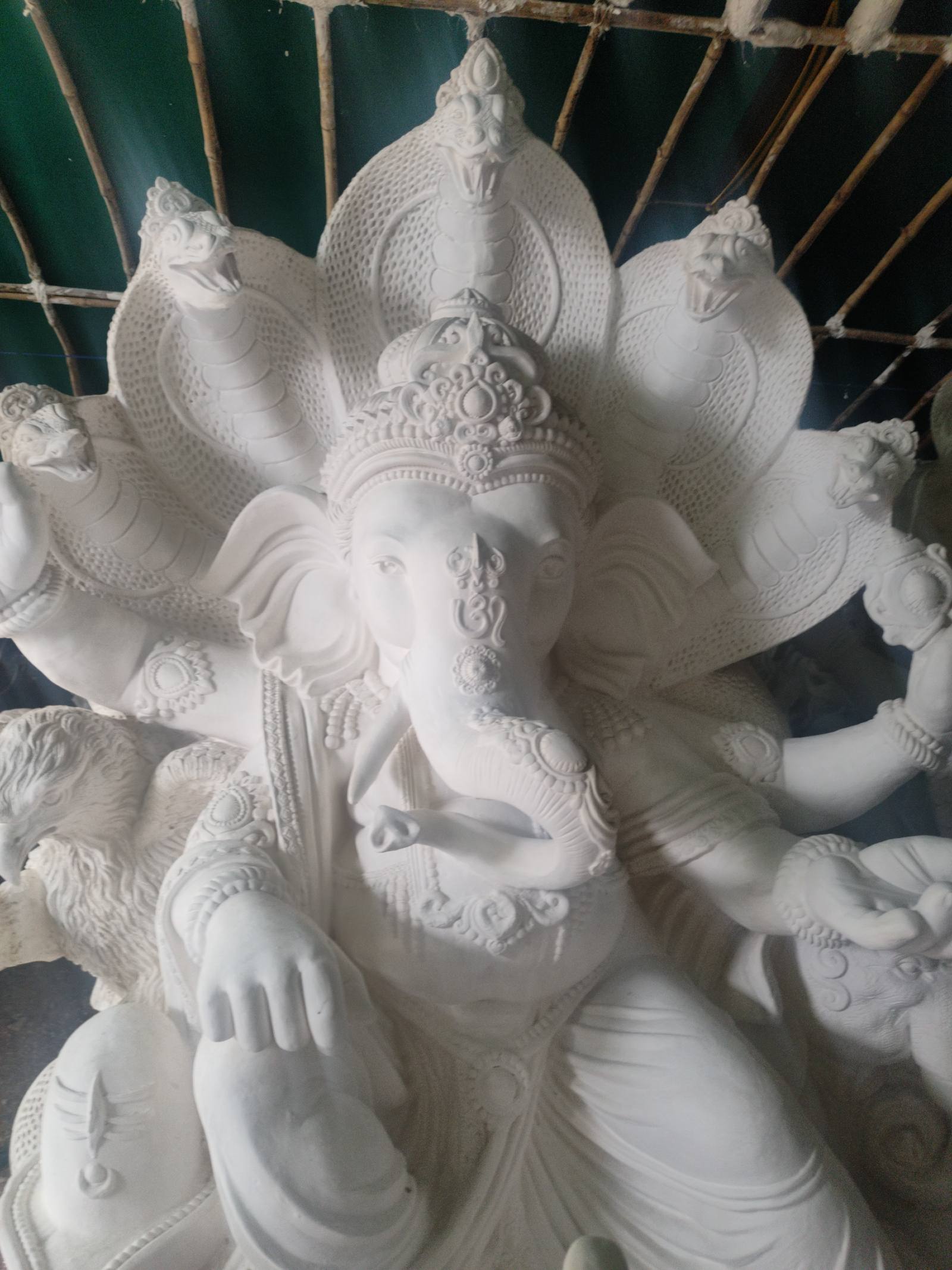 8 ft Ganesh Idol