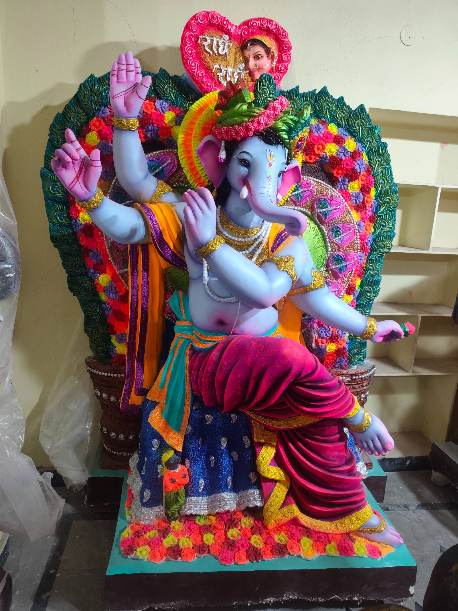 8 ft Ganesh Idol