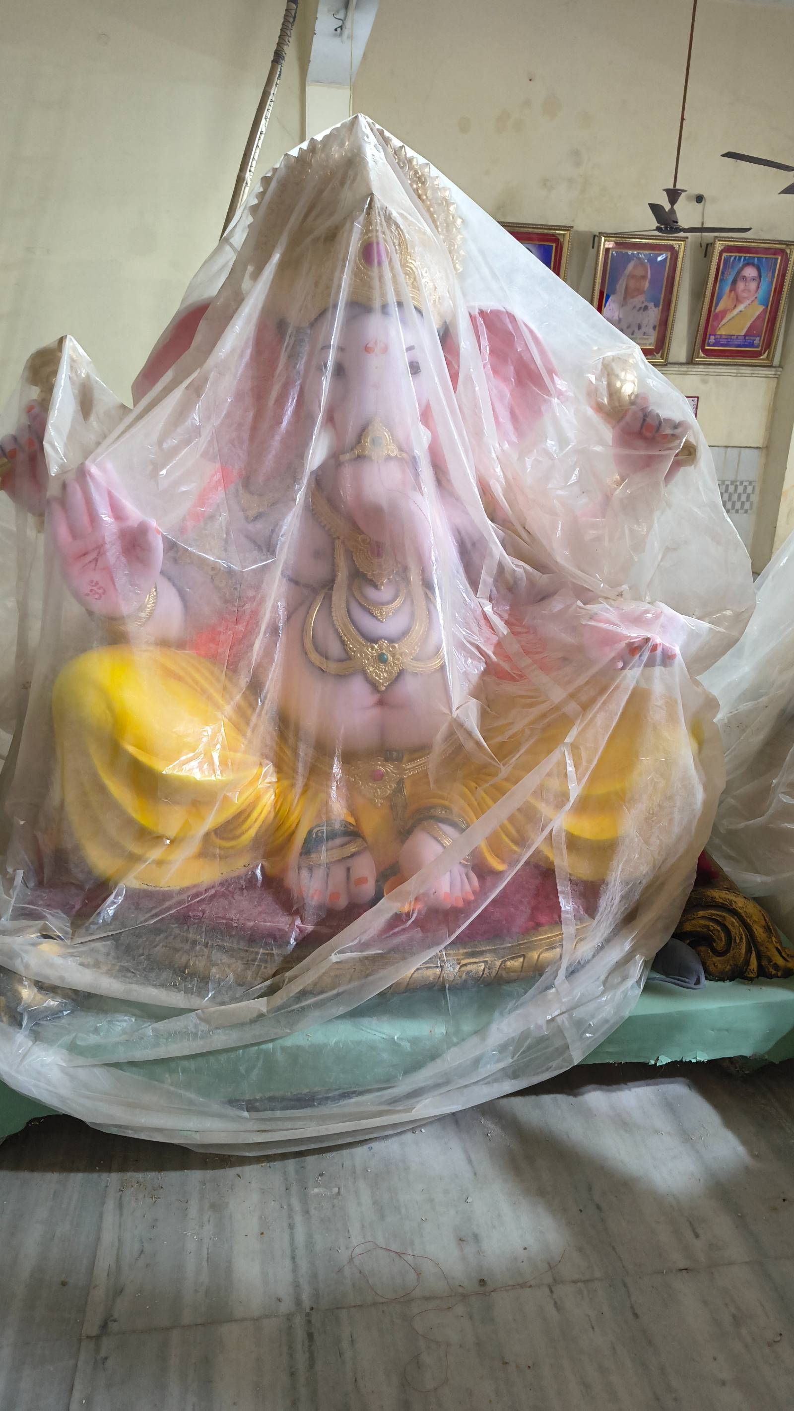 4 ft Ganesh Idol