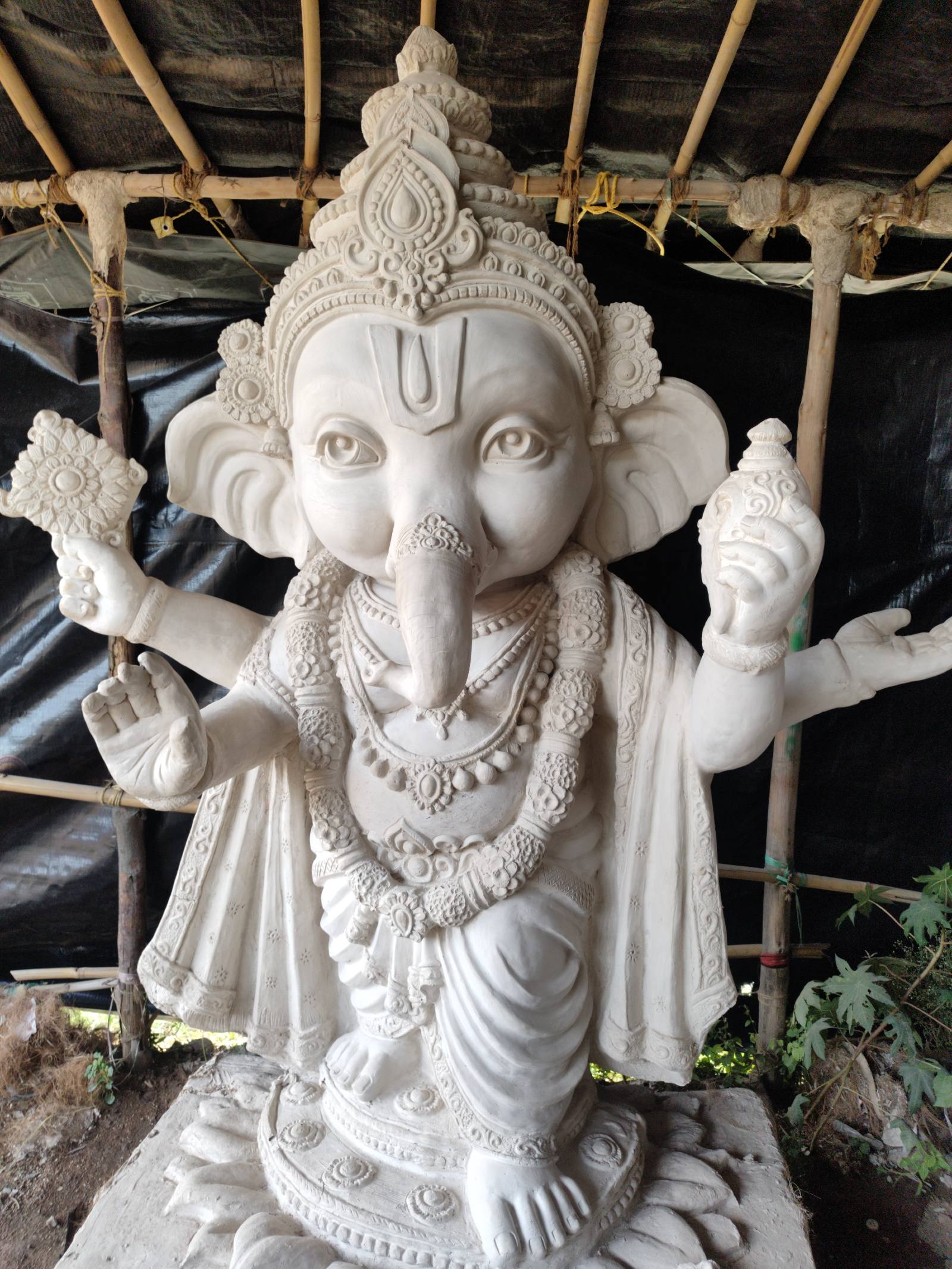 8 ft Ganesh Idol