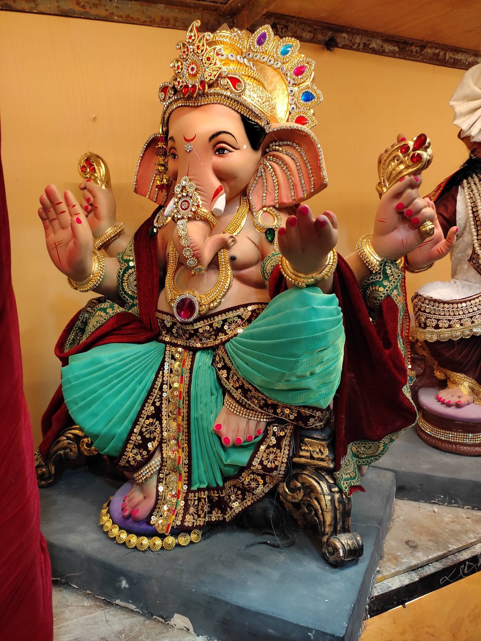 2.5 ft Ganesh Idol