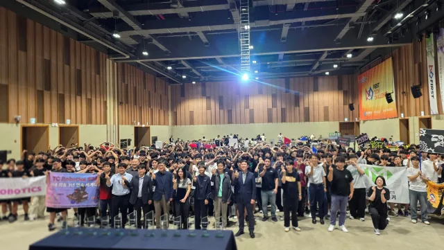 프리미어로봇리그 챔피언십 참가팀 기념사진