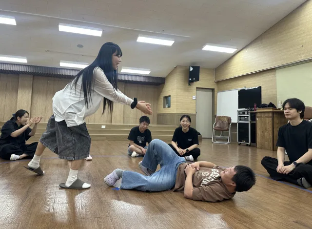 헌터 하트비트 메소드를 활용한 연극 놀이 수업 장면(얍! 아이고 배야~)