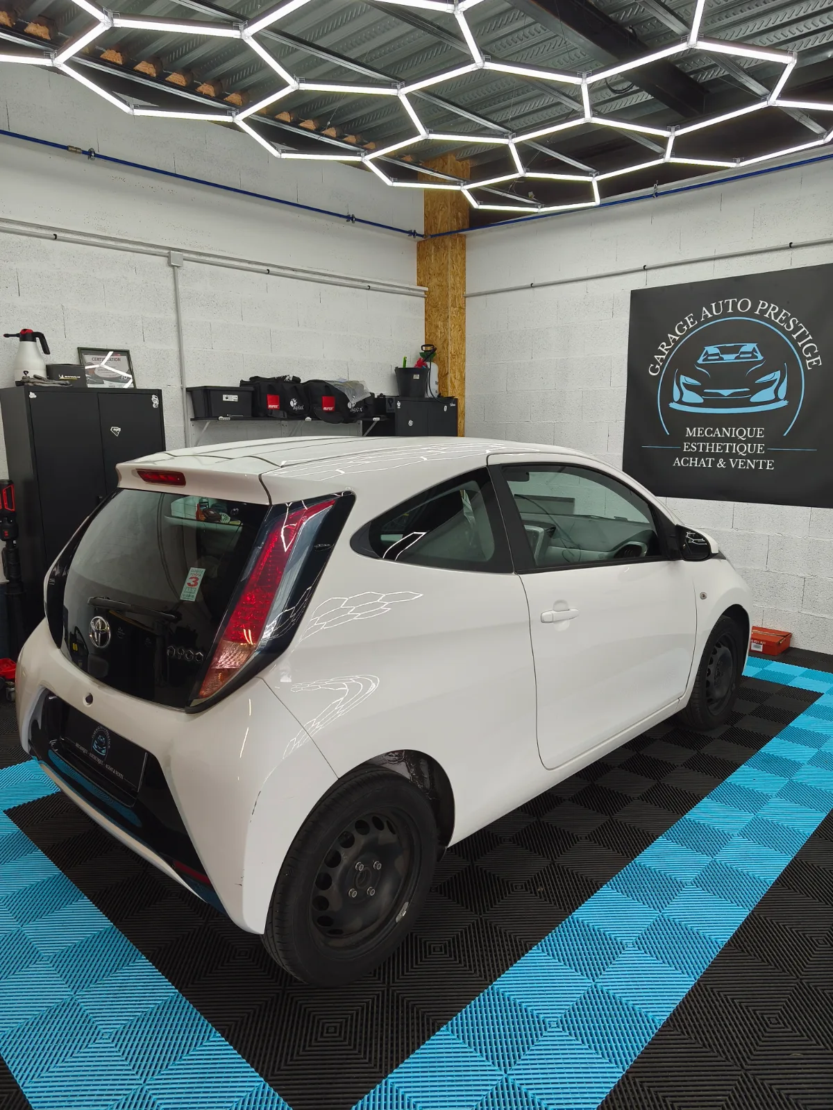 Toyota AYGO 1.0 VVTI 69 — photo 6