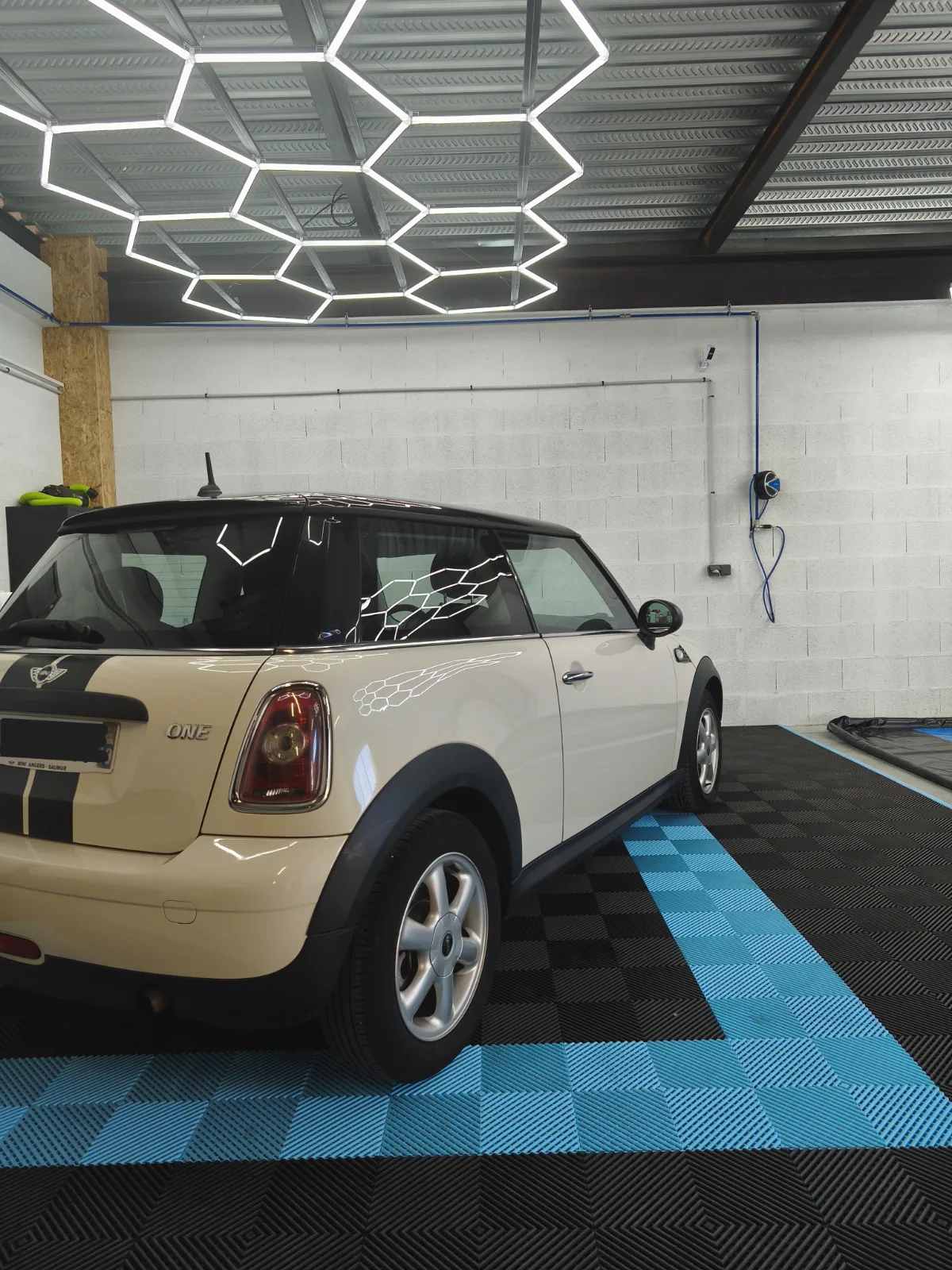 Mini One — photo 5