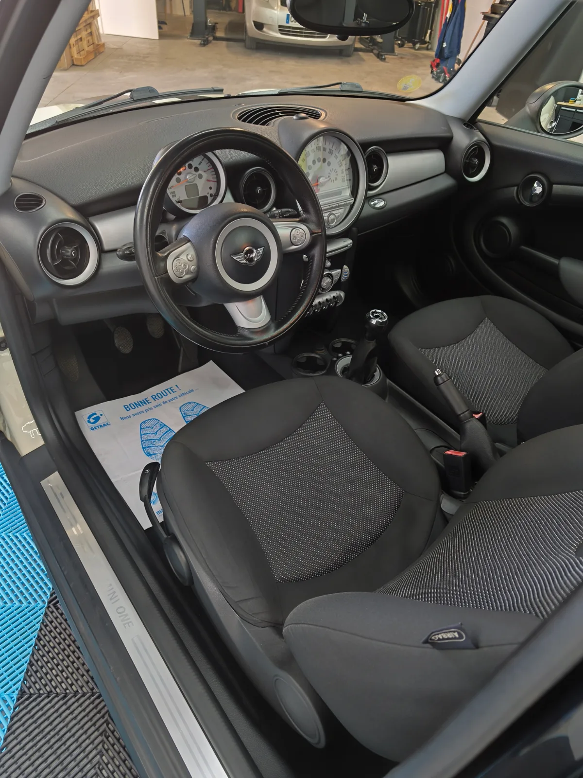 Mini One — photo 7