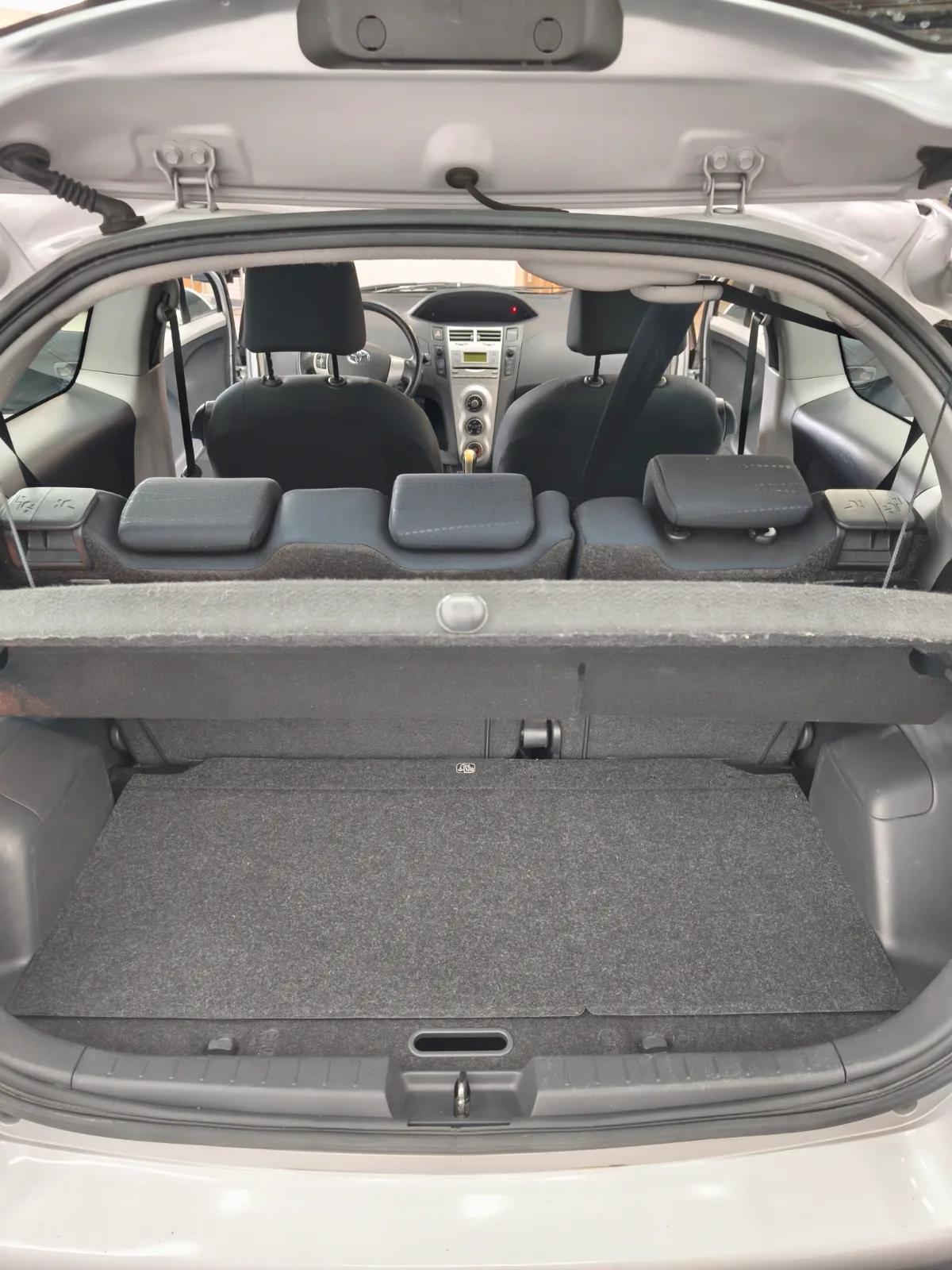 TOYOTA YARIS — photo 10