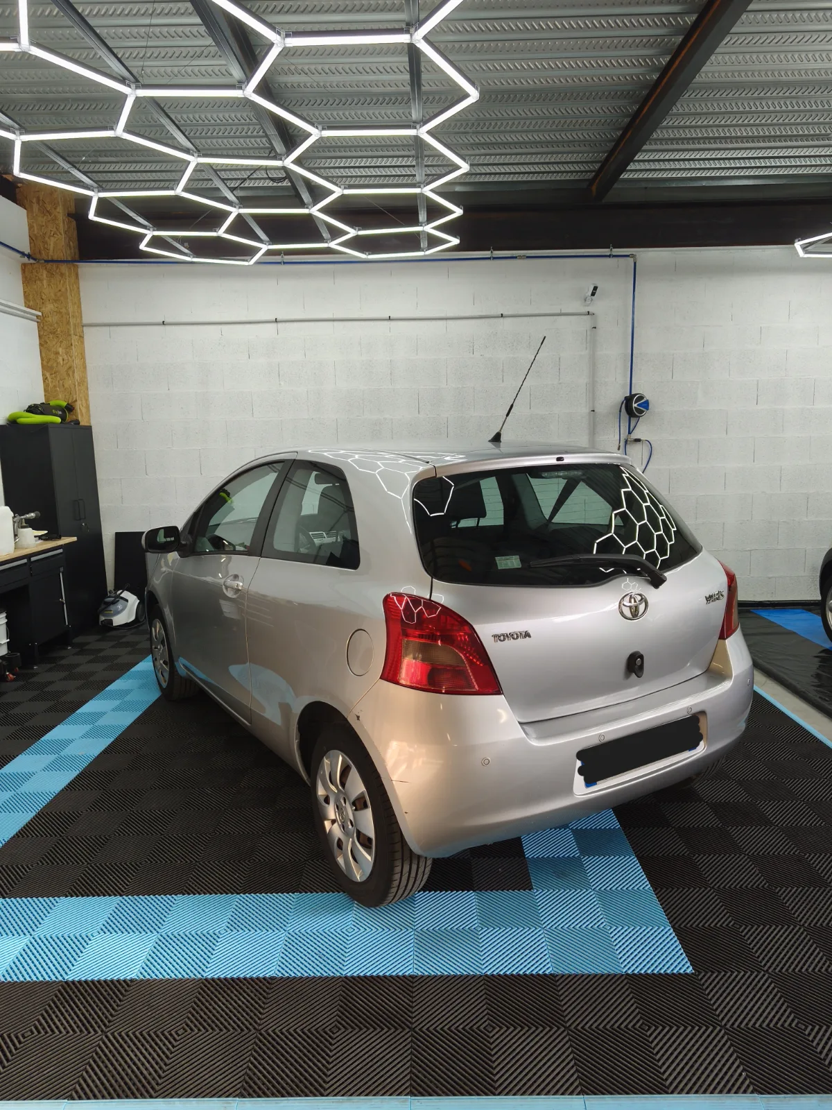 TOYOTA YARIS — photo 3