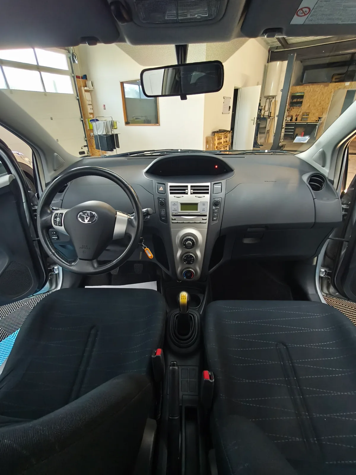 TOYOTA YARIS — photo 6