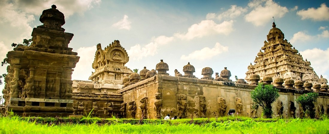 Sacred and Historical Odyssey: Chennai to Kanchipuram & Vellore Day Tour with Garuda Travels