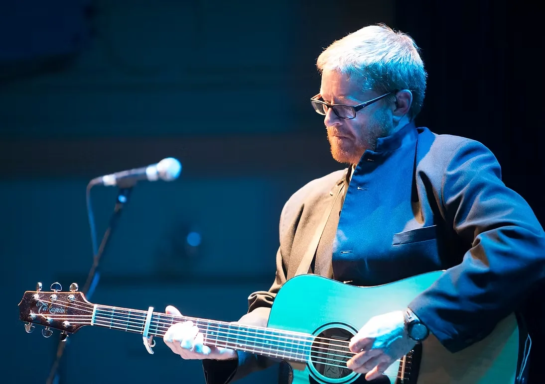 Gary White performing