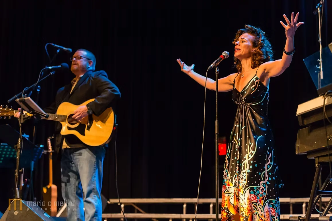 Gary White performing